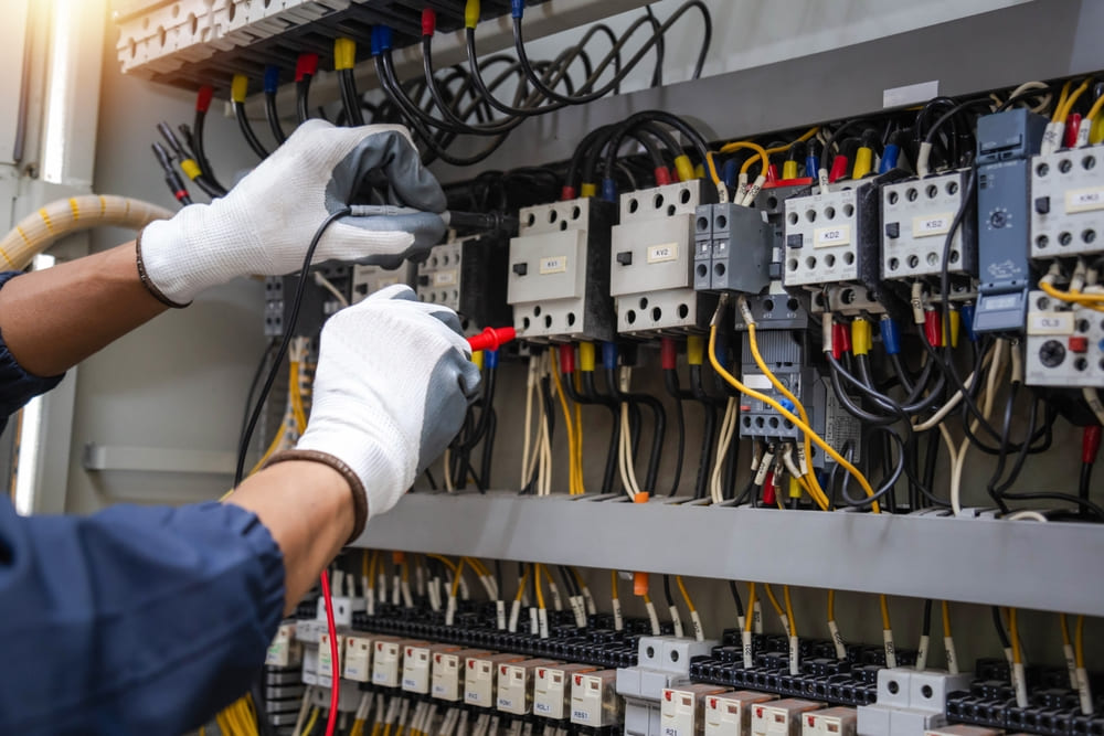 Protectie contor electric: solutii eficiente pentru prevenirea arderilor si fluctuatiilor