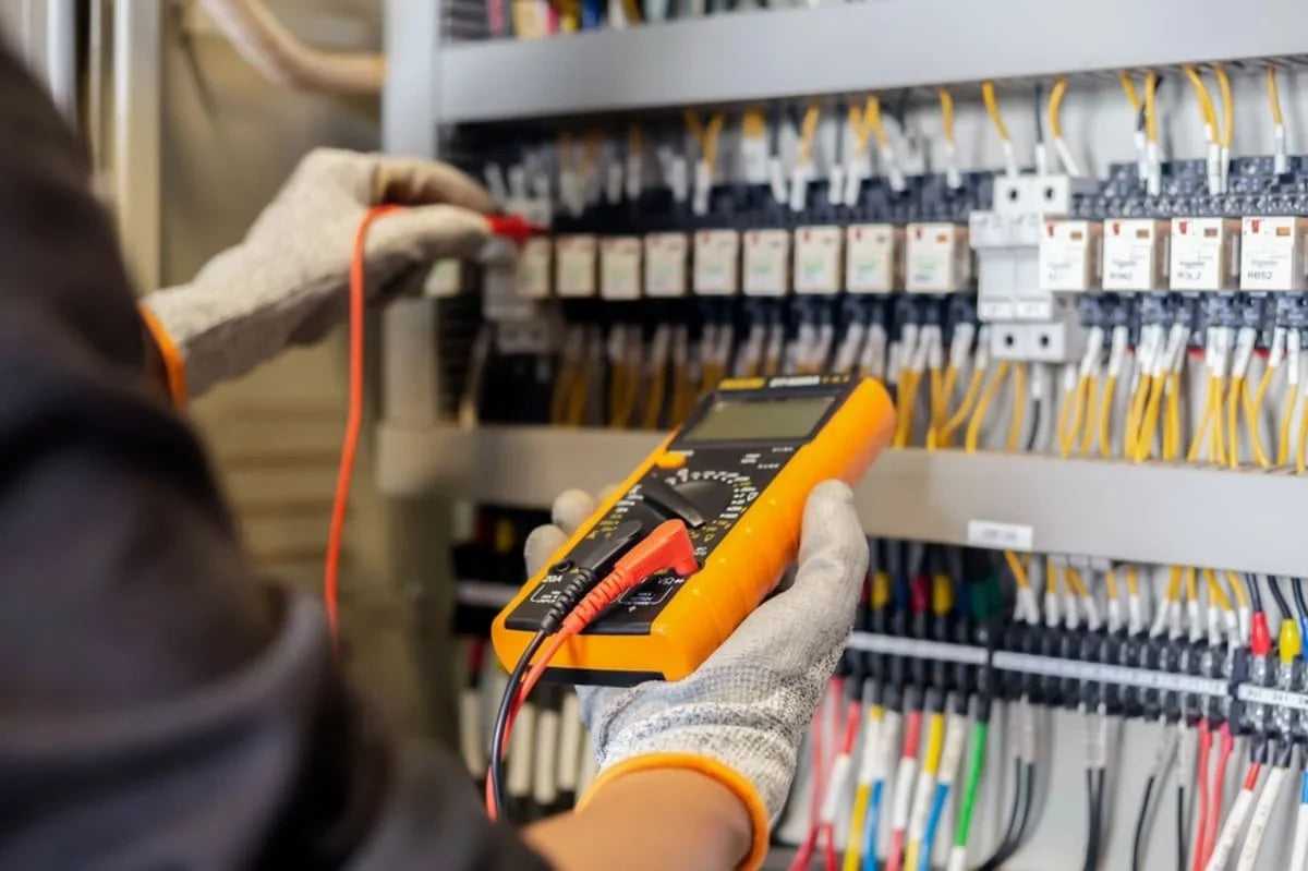 Continuitatea conductorului de protectie: de ce trebuie verificata intr-o instalatie electrica